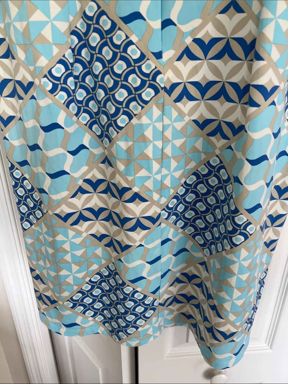 J McLaughlin Blue Geometric Midi Dress with Three-Quarter Sleeves - Picture 9 of 9